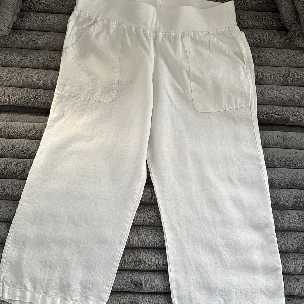 Allen Allen Women's White Capris